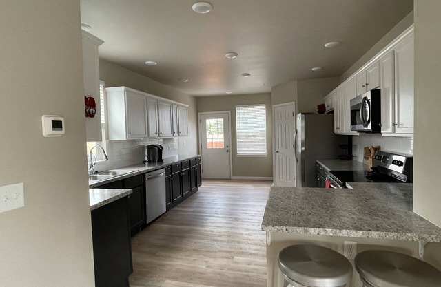 Comfortable 3 bedroom home with big yard and convenient location