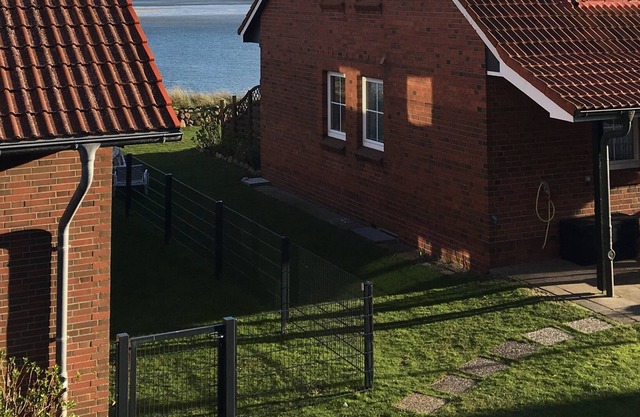 Appartement confortable avec vue sur la mer près de la plage et dans un endroit calme