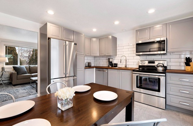 Comfortable Abode Near Historic Downtown