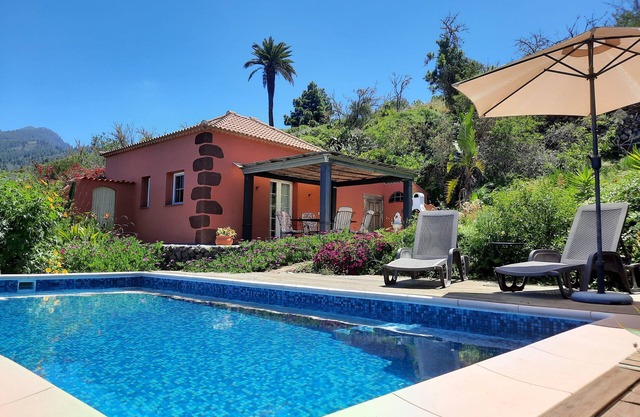 Comfortable and absolute secluded, panorama view on the sunny westside