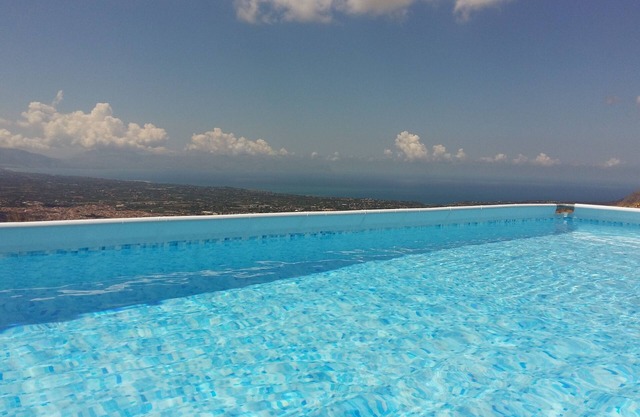 apartm confortable et calme. 60 sq. M. avec piscine et vue sur le Golfe de Castellammare