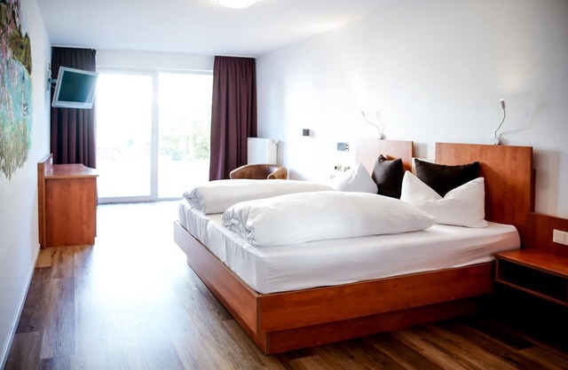 Comfortable and versatile room -Perfect for rest, work and exchange - Smart Resorts B&B