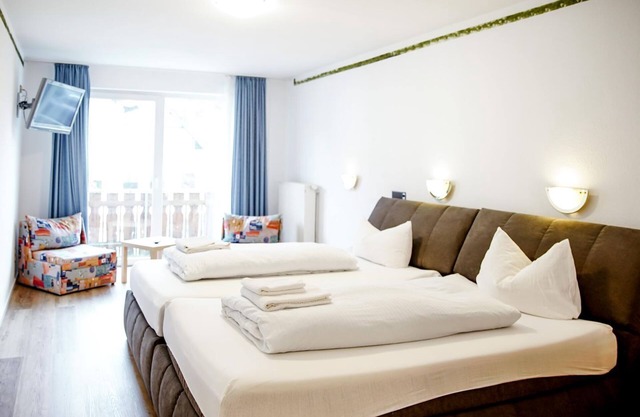 Comfortable and versatile room -perfect for rest, work and exchange - Smart Resorts B&B