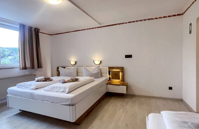 Comfortable and versatile room -perfect for rest, work and exchange - Smart Resorts B&B