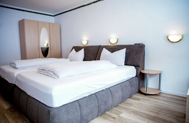 Comfortable and versatile room -perfect for rest, work and exchange - Smart Resorts B&B