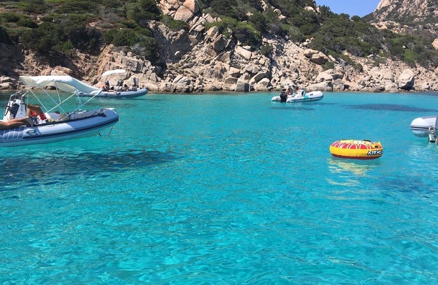 APPARTEMENT CONFORTABLE AVEC VERANDA À 500 MÈTRES DE LA PLAGE À 50 MÈTRES DES SERVICES