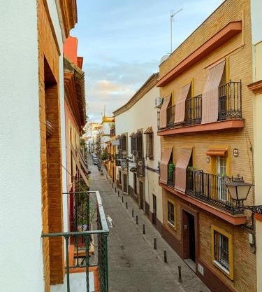 Comfortable apartment in Seville, 65 m² with balcony