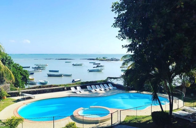 Comfortable beachfront bungalow with pool - by feelluxuryholidays
