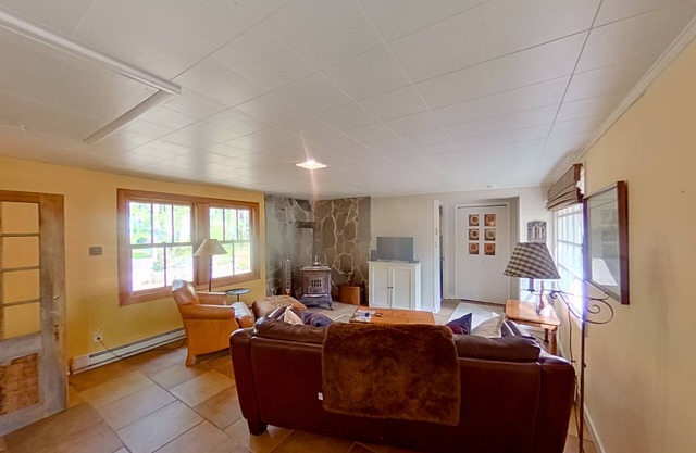 Comfortable cabin on the Lower Platte with dock, deck, wood stove & fast WiFi