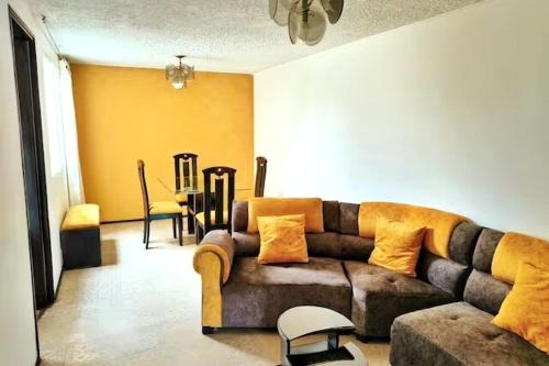 Comfortable Central Apartment 3 BEDROOMS