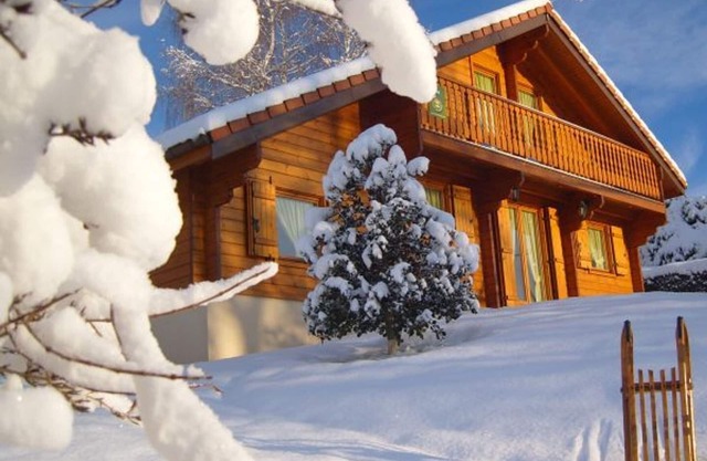 Chalet confortable à Cleurie avec WIFI, cheminée et terrasse