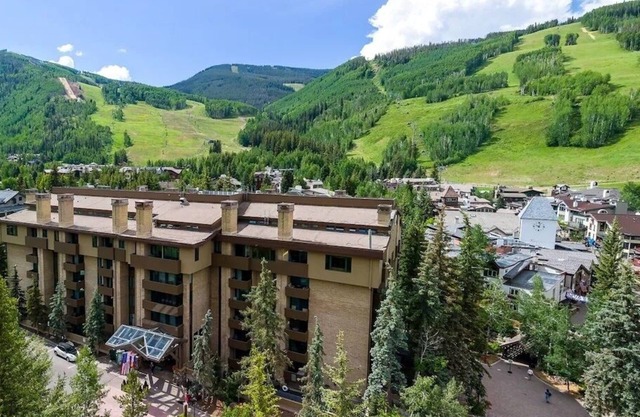 Comfortable, convenient 2BR condo at Vail Village Covered Bridge