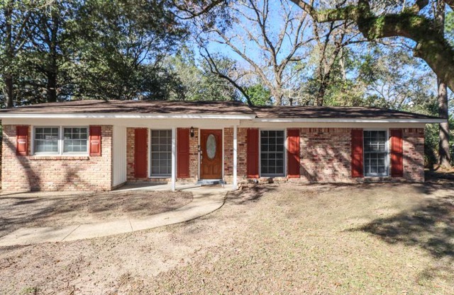 Comfortable Cozy Getaway 3 Bedroom with Gameroom