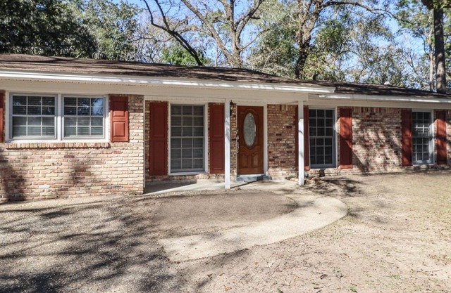 Comfortable Cozy Getaway/3 Bedroom/Game room