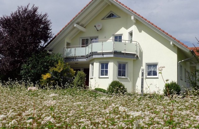 Appartement mansardé confortable "Vogelsang" avec vue sur les montagnes, Wi-Fi et balcon