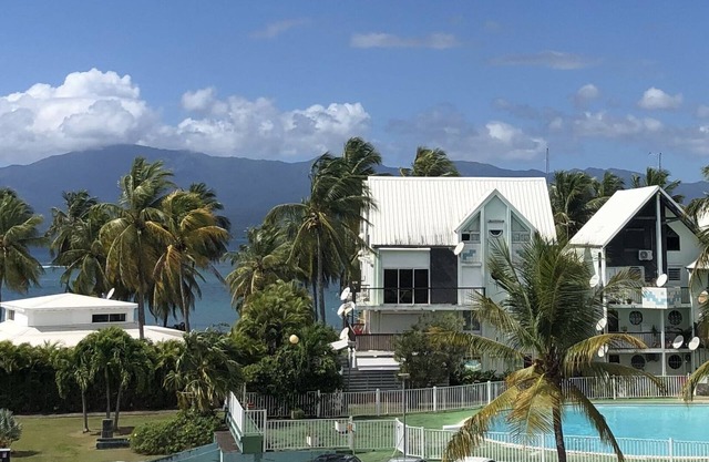 Comfortable duplex pool and beach