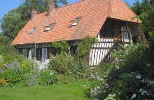 Confortable ferme située dans de beaux jardins