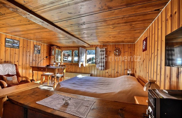 Appartement confortable pour 3 personnes, salon avec 1 lit double, cuisine avec coin à manger, 1 cha
