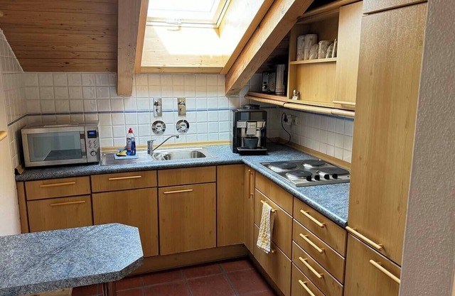 Comfortable furnishings, large bedroom & living room. Pet friendly!