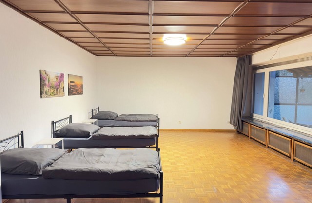 Comfortable group apartment in Leverkusen with garden & large kitchen