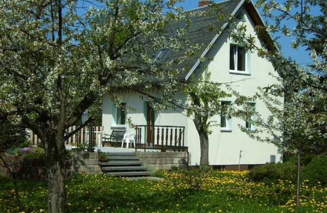 Agréable maison de vacances avec grand jardin, à quelques minutes du centre