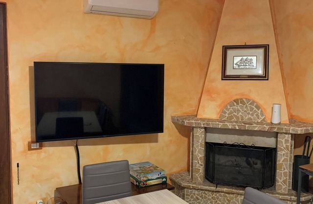 Comfortable home for a double vacation, a stone's throw from the sea and Rome.