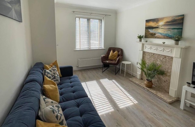 Comfortable Home w/ Private Parking, Charlestown