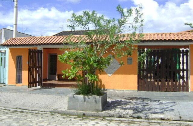 Maison confortable et aérée à Mongaguá, idéale pour les familles en toute flexibilité