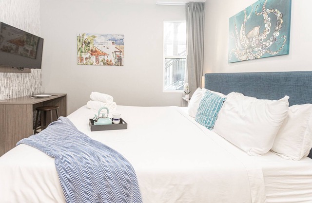 Comfortable King Bed Studio 💎 WiFi+Cable+Parking - Discounts For Longer Stays