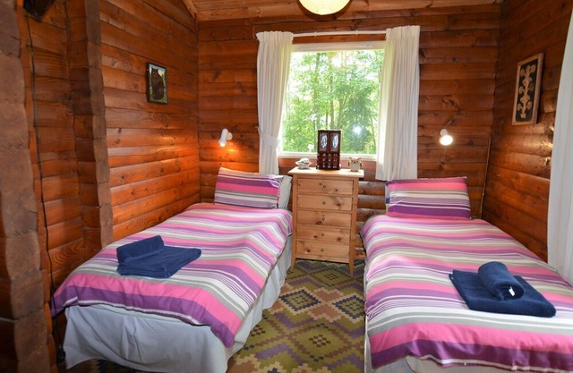 Comfortable lodge, excellant location close to Benmore Gardens, pet friendly.