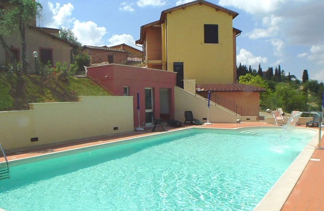 Comfortable Mansion in Siena with Swimming Pool