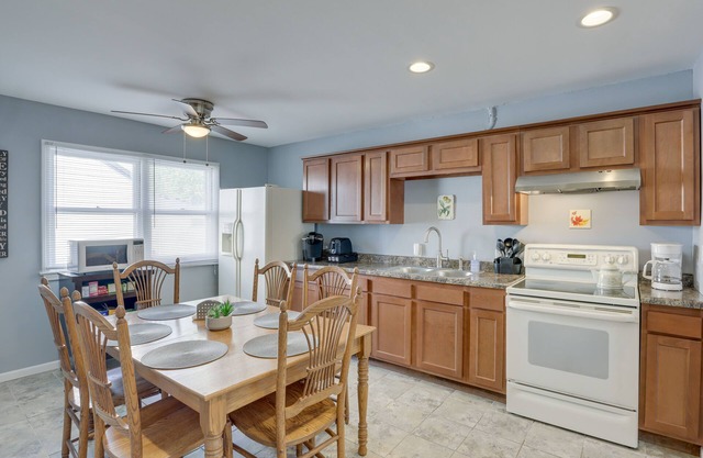Comfortable Milwaukee Abode ~ 10 Mi to Downtown!