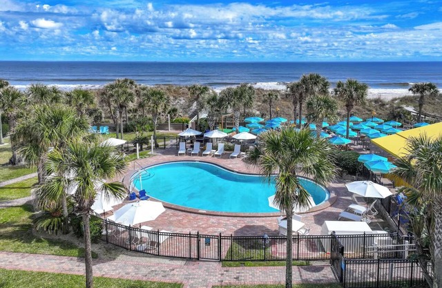 Comfortable Pet-Friendly Room with Stunning Ocean Views & Sunset Views