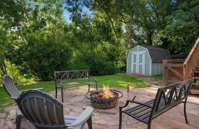 Private 4 Bdrm-2 Bath Home on Springcreek TrailFort Collins neighborhood haven
