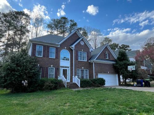 Comfortable Rooms in A Single Family House in Chapel Hill near UNC Duke RTP