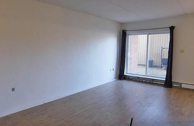 Comfortable spacious apartment for rent in Claresholm