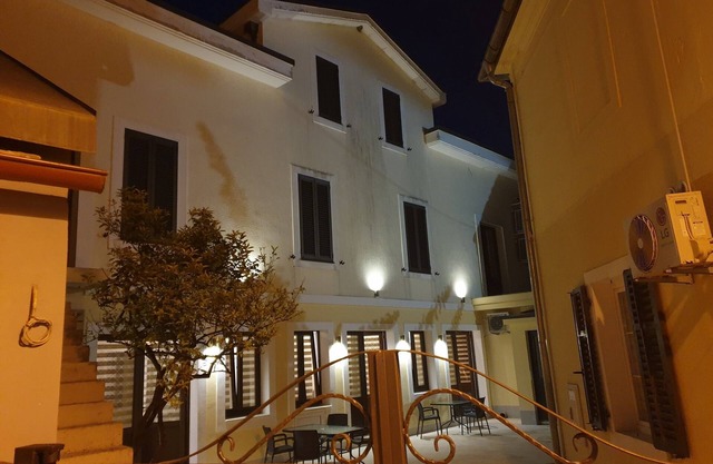 Comfortable studio apartment with patio, two minutes walk from the nearest beach