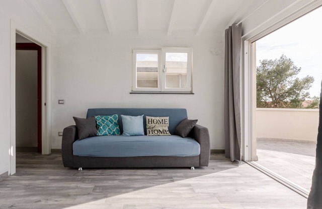 Comfortable Terrace Apartment - Sestu
