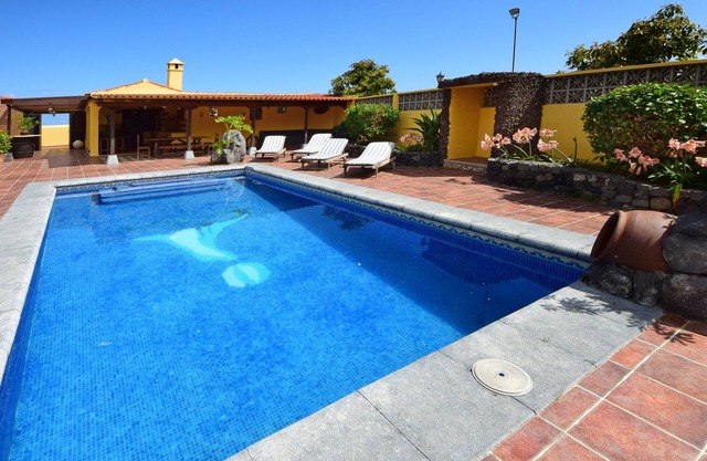 Villa confortable avec piscine privée et barbecue, WiFi, Teide et vue sur la mer