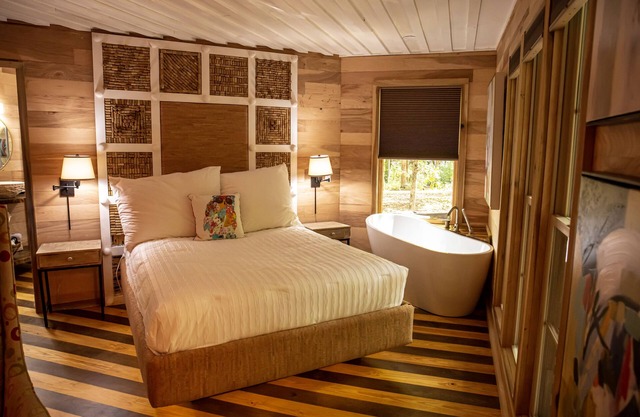 Comfortably Chic Loft-Style, Pet Friendly, Mentone's Favorite Couple's Retreat