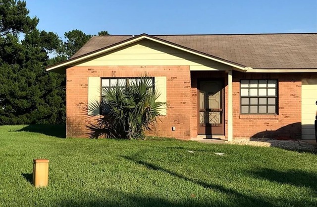 Comfortably furnished duplex is perfect for a unique Florida getawa