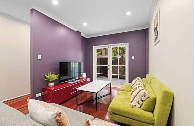 Comforting 2BR House/FishMarket&Casino-3 mins walk
