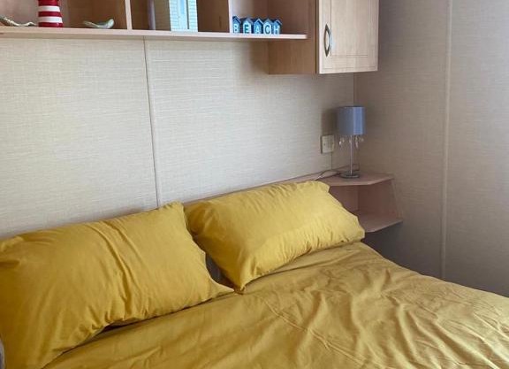 Comfy 2 bed holiday caravan
