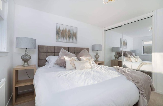 Comfy 3 Bed House - Free Parking