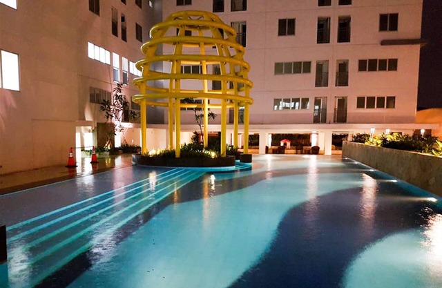 Comfy and Strategic 1BR with Extra Room at Bassura City Apartment