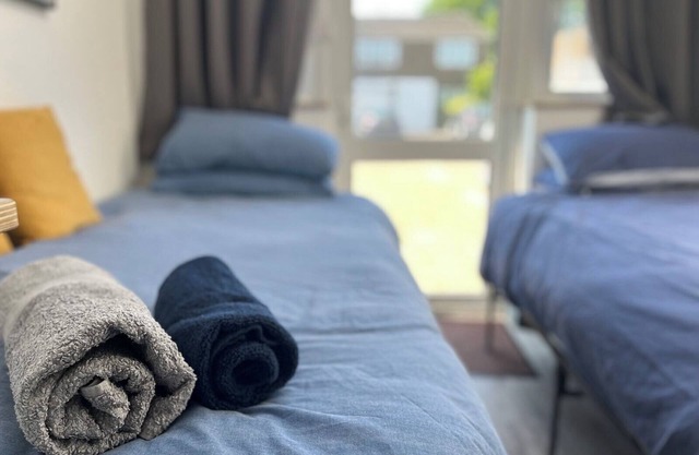 Comfy Apartment - 12 Mins from Gatwick