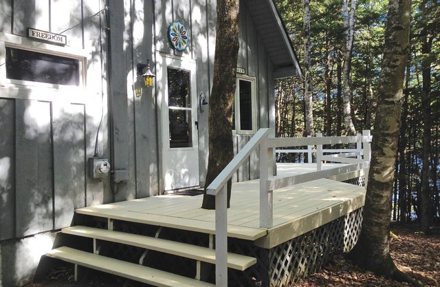 Cabine confortable sur le lac