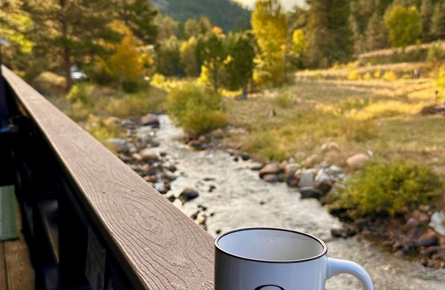 Comfy Condo in Amazing Location <1 mile RMNP & Close to Downtown Estes Park
