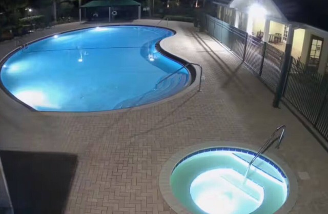 Comfy Condo-KING bed-POOL-HOTub-Pet-Wifi-Gym-Gate-by-Tampa Palms-Cory Lake Isles