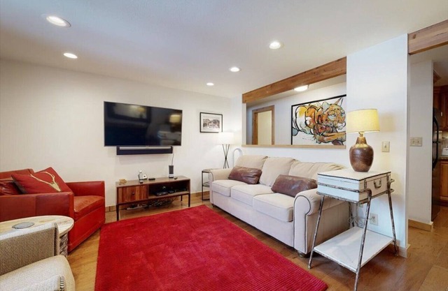 Côté piste 2BR / 1BA - 5 minutes de marche ou de trajet jusqu'aux ascenseurs et tram-2ème étage-bain à remous